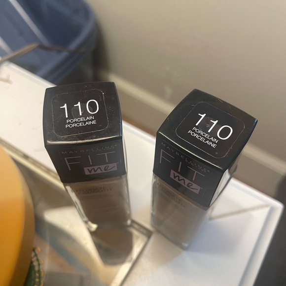 Maybelline Fit me Hydrate+Smooth Foundation 110 BRAND NEW - Picture 3 of 3
